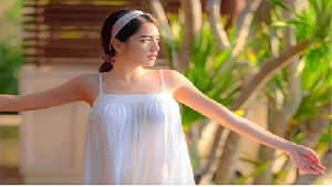 Bokep BTS Model Indah Monica Pose Bugil Memek Tembem Wow!